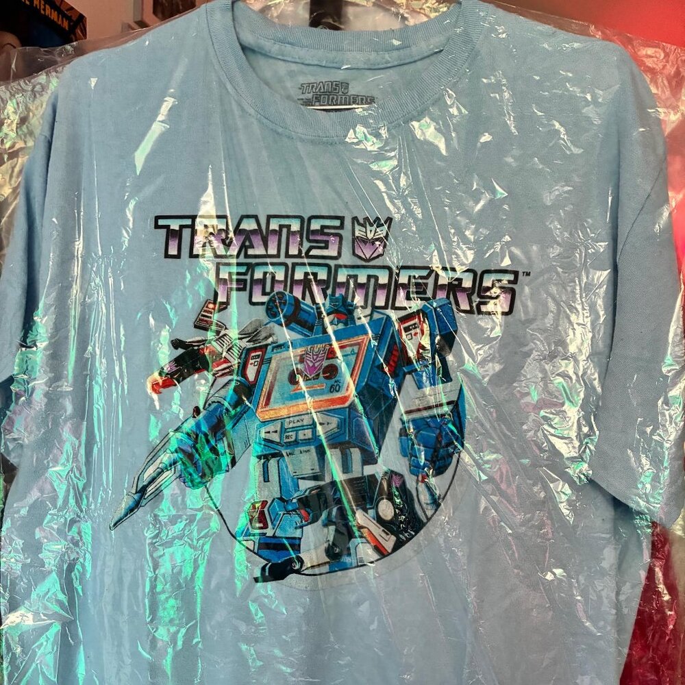 Hasbro Transformers DECEPTICONS SoundWave giant robot lt blue short sleeve shirt